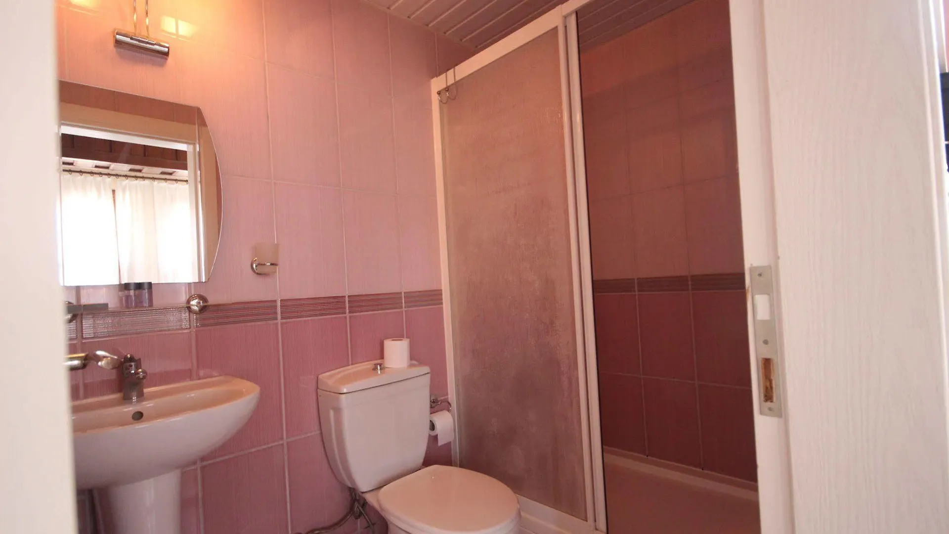 ** Hotel Munchen Pension Antalya Turquía